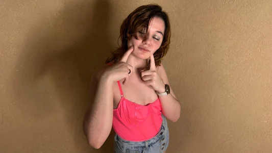 ElizabethRedWings's as cute as hot Sex Photo 1