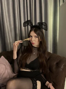 janelorense Public Pic 4