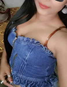 pihu_queen_ kullanıcısının Sexy look albümü -  2 fotoğraf