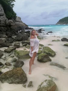 Liana_MilfHot I'm so different Pic 6