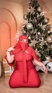 oksaana_arabic Red Dress Season ❤️ Pic