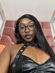 YallianaBrooks open mind for your pleasure Foto 5