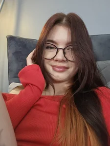 MelissaMays Do you like the color red? Pic 2