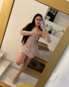 lola_diez piscina Immagine  3