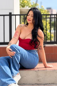 LeilaSaenzz me ❤️  3 টি ছবি
