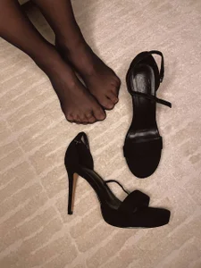 EllaMoonlight: Black Elegance🖤 ( 4 фото)