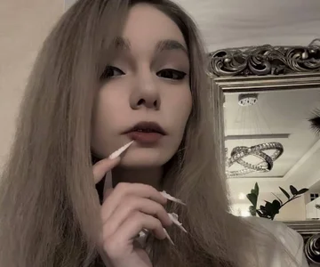 WhitneyBustle Public Billede