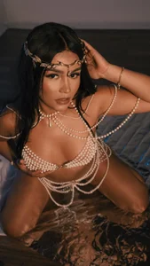 kassia_kim Golden Muse ✨ Pic 3