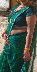 hottywife Public Pic