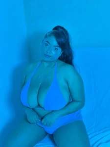 Kenya--BuhleのSnow of pleasureの 2枚の写真