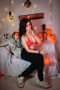 abellaa_lovv Halloween is on fire with this gorgeous girl😈 Bilde 5