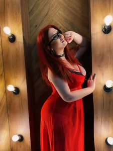 Zdjęcia ClaireMayerz 𝚢𝚘𝚞𝚛 𝚐𝚘𝚍𝚍𝚎𝚜𝚜:  6