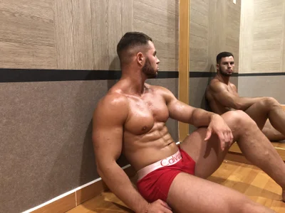 muscularjohnforuX: Public ( 6 фото)