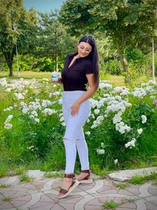 Natasha_Olive Outdoor Pic 3