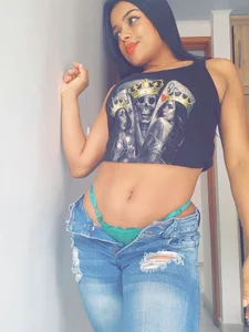 JadeRousse Public  2টি ছবি