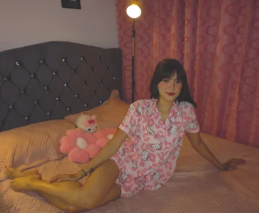 Kitty 🌸 de AitanaJhons_  4 Imagens