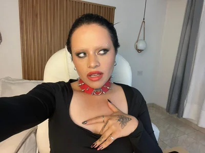 Alaska_deluxe DominATrix Bilde 3