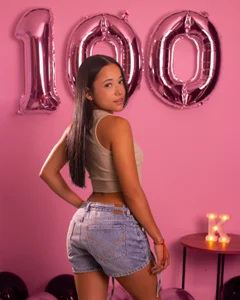 littlee_Sophi_ 100,000k Followers and it feels amazing 🥺❤️ รูป  3