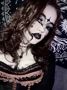 CrimsonVampCouple: Awakening Shadows ( 6 фото)