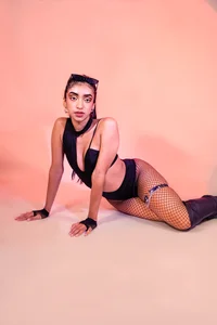 Hottie_Veronica 🍯 Golden skin, soft touch Bilde 2