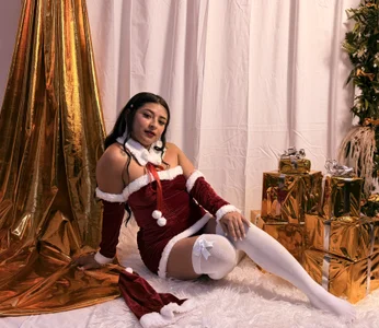 Ariana_F_W Merry Christmas Hình 4