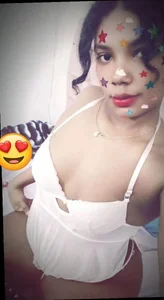 AdaraWilson Sexy Gambar