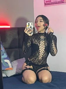 Kitty_Morales Public Gambar