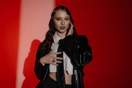 ArinaKubrick hot energy absorbs the viewers Foto 5