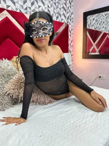 AnnHilton Public slika 3