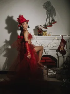 ninaa_sky Girl in red Pic 2