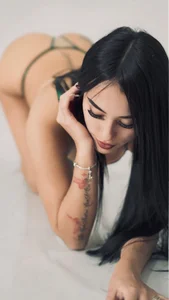 TianaDavis Public Pic 4
