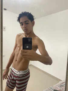 danny_hot23_: Public ( 4 фото)