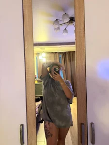 sanyasexi Public  5টি ছবি
