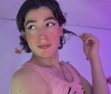 Koral_10 remember to visit me and leave me your gift 💟🎀 Immagine 