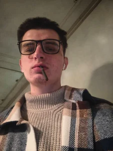 Public de Hoyevnik  4 Imagens