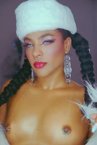 VioletXia_ serving face on ice world Pic 3