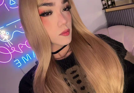 BLONDE GIRL 🌟🌟 od Bonnie_Luxury  2 snímek