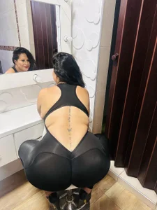 DacotaAndersonDirty Public Pic 7