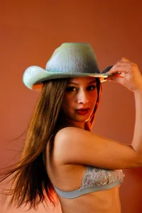IsabellaMorettiX a very sexy cowgirl Billede 6