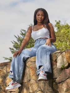 AlisonTravis Sensuality Pic 4