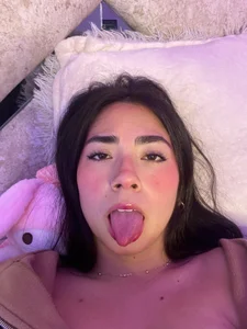 Melody_04 You like me? 🥹 Foto 2