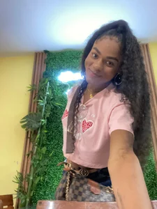 Cristal_Deep_ass vicky Pic