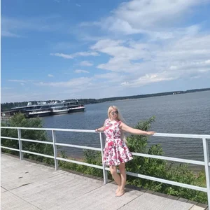 KyliePagA pleasant walk love Bild 4