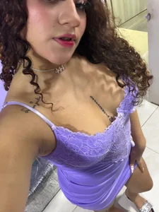 mia_cataleiya your favorite princess, but you already know that in bed I become your villain 👑🔥🥵 Foto 5