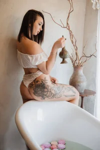 Kendra_SXY look at my photos and think if you want paid albums with more of them 사진