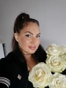 Public de zara_myrrr  2 photos