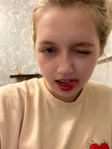 mollyy_snow's XXX Nude Photo 2