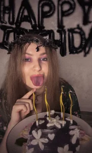 VanillaDesire kullanıcısının Happy birthday to me🥳🖤 albümü -  fotoğraf
