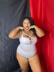MARIA_BBW_ Public Foto