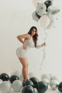 LeahJones_ Cancer Baby  5টি ছবি